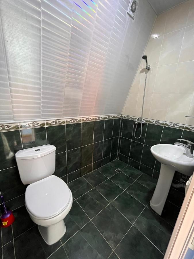 Kvariati - Guest House Luaran gambar