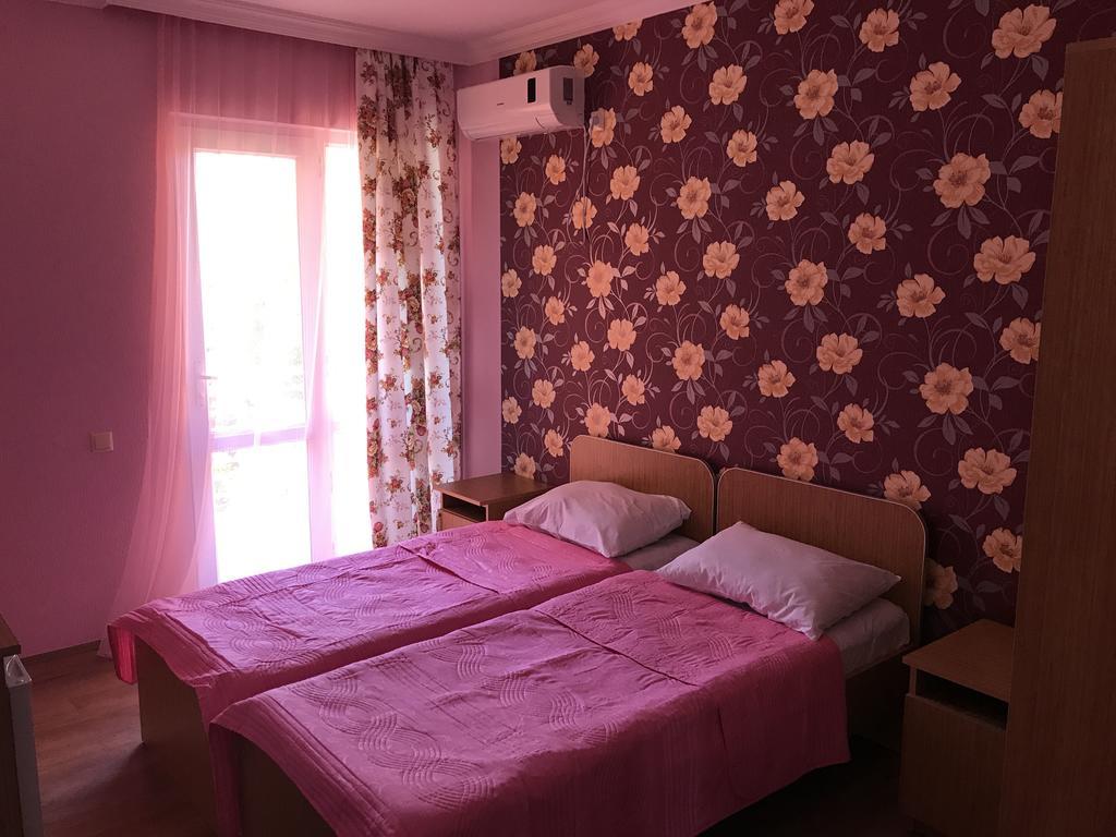 Kvariati - Guest House Luaran gambar