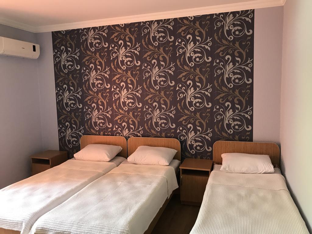Kvariati - Guest House Luaran gambar