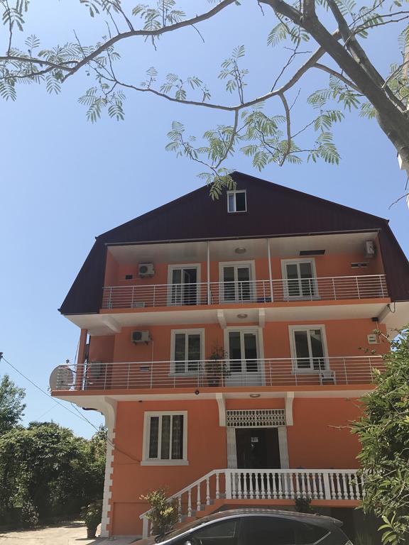 Kvariati - Guest House Luaran gambar